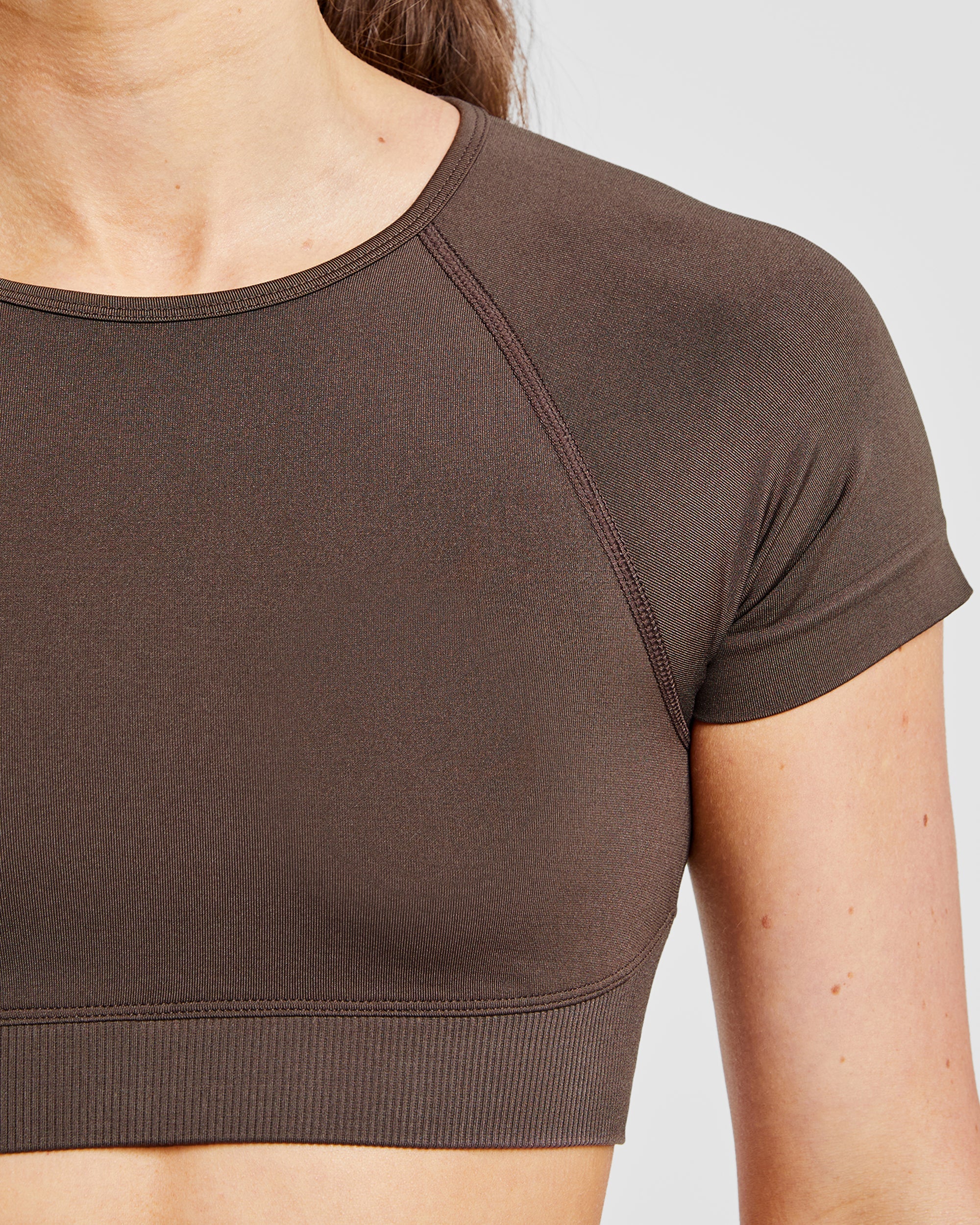 Adapt Seamless Crop Top - Bruin - Image 5