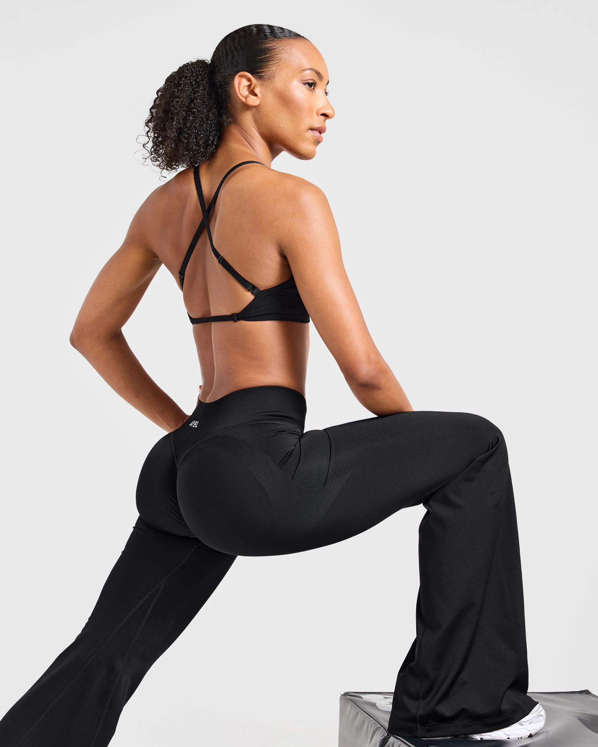 Adapt Seamless Flared Leggings - Zwart - Image 8