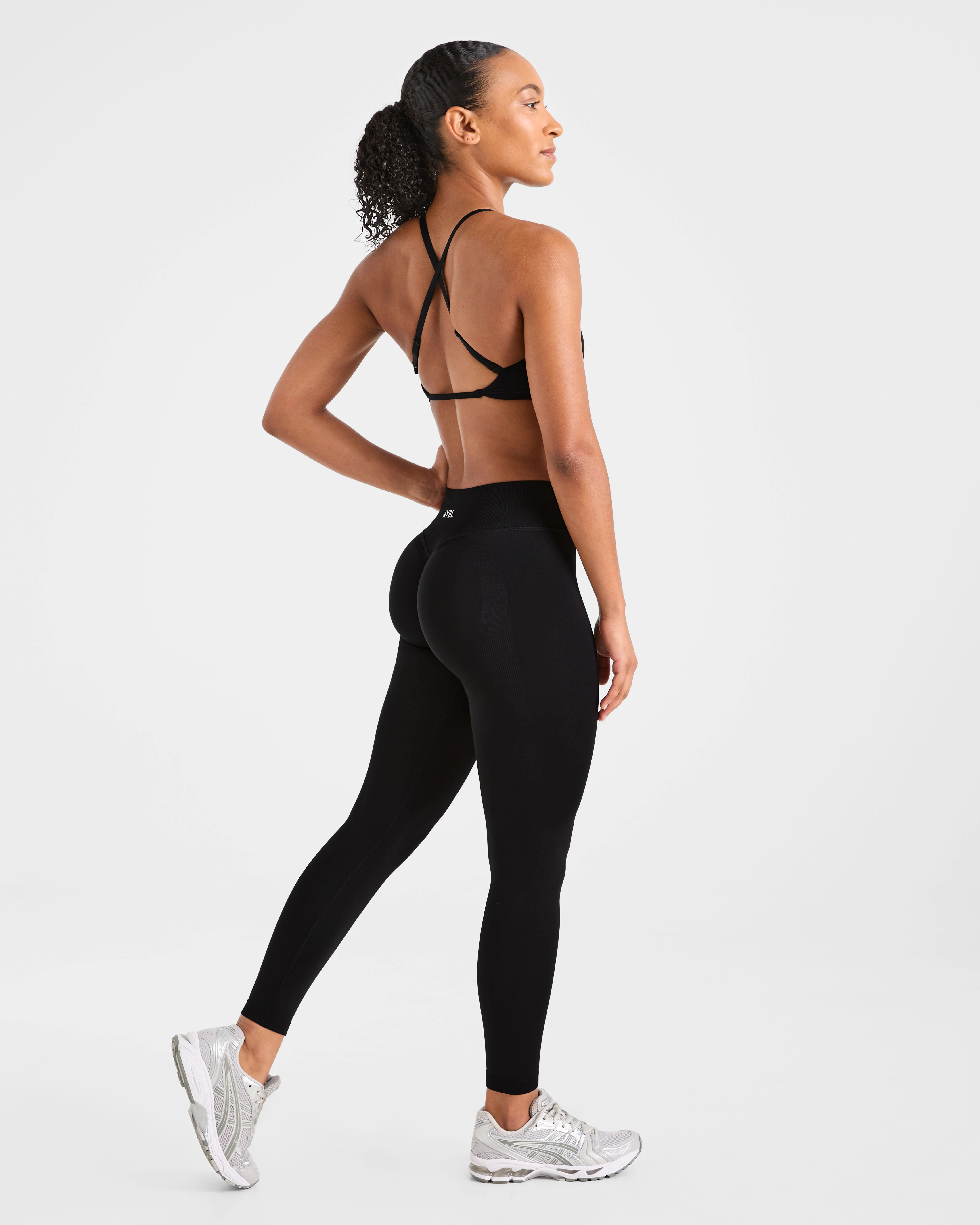 Adapt Seamless Strappy Sports Bra - Zwart - Image 4