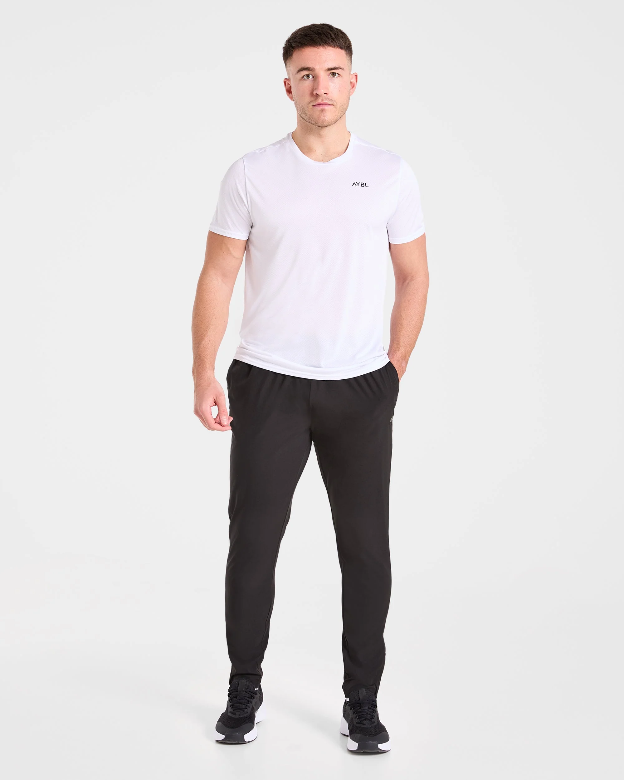 Ascend Woven Joggers - Zwart - Image 3