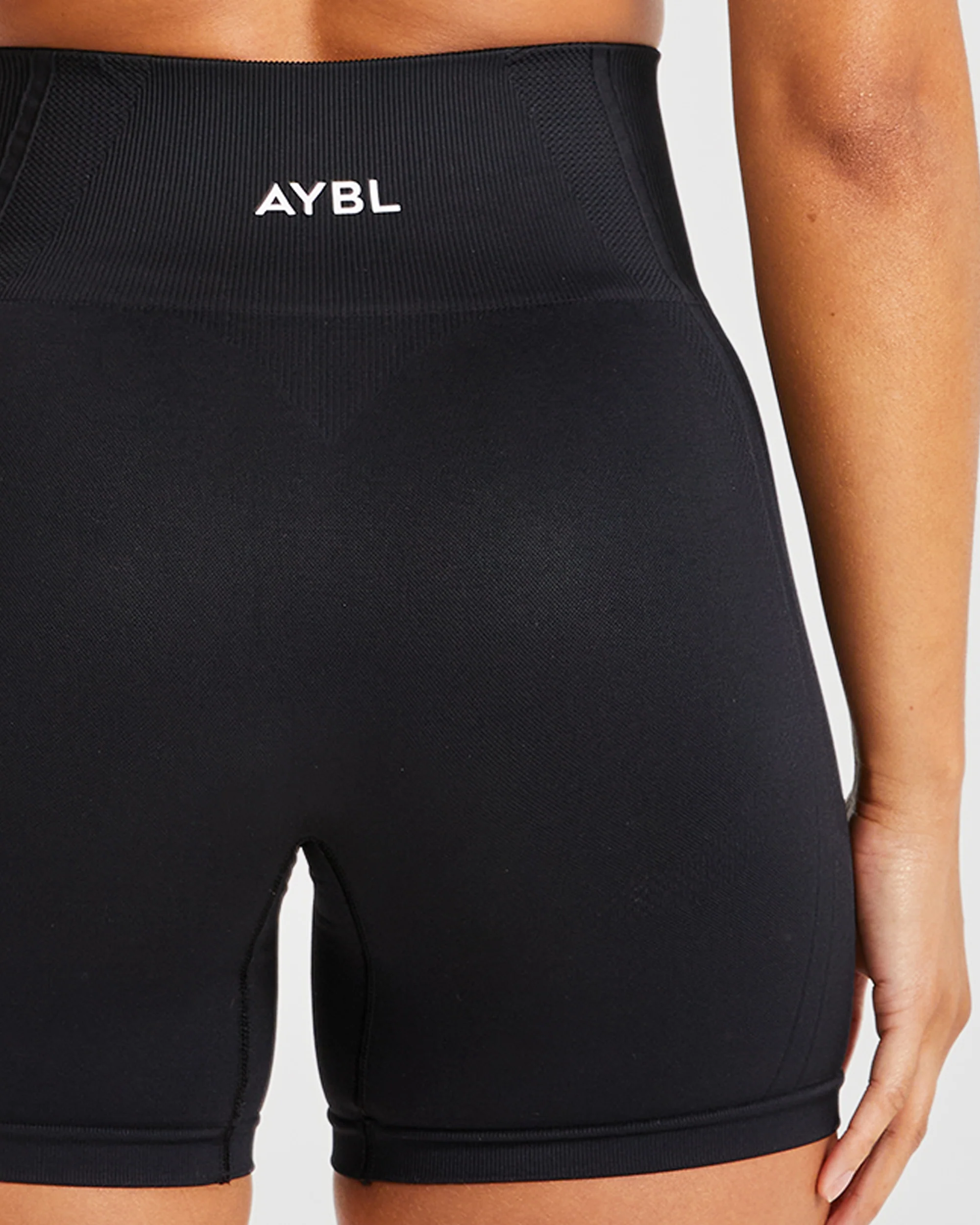 Balance V3 Seamless Cycling Shorts - Zwart - Image 6