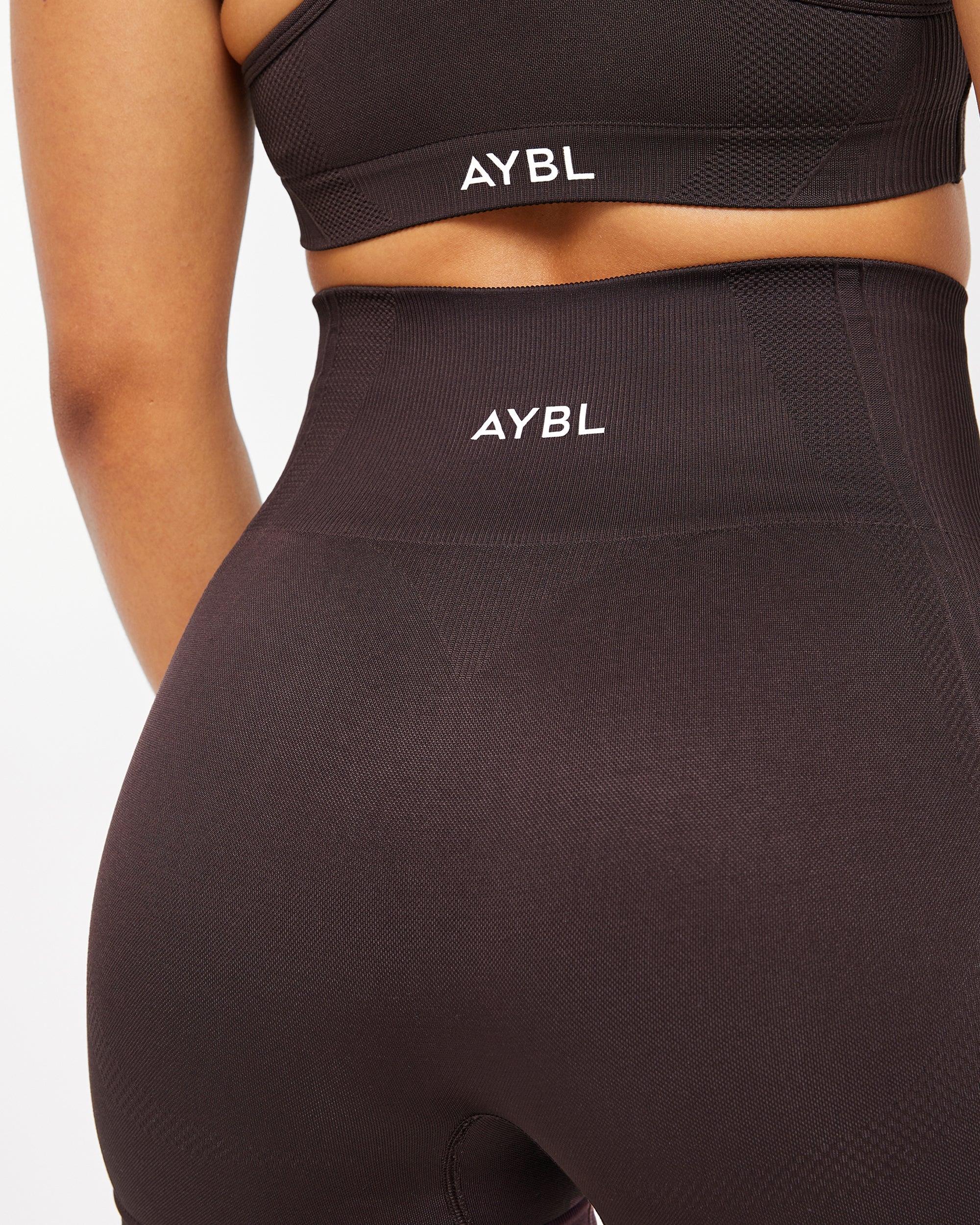 Balance V3 Seamless Shorts - Dark Bruin - Image 6