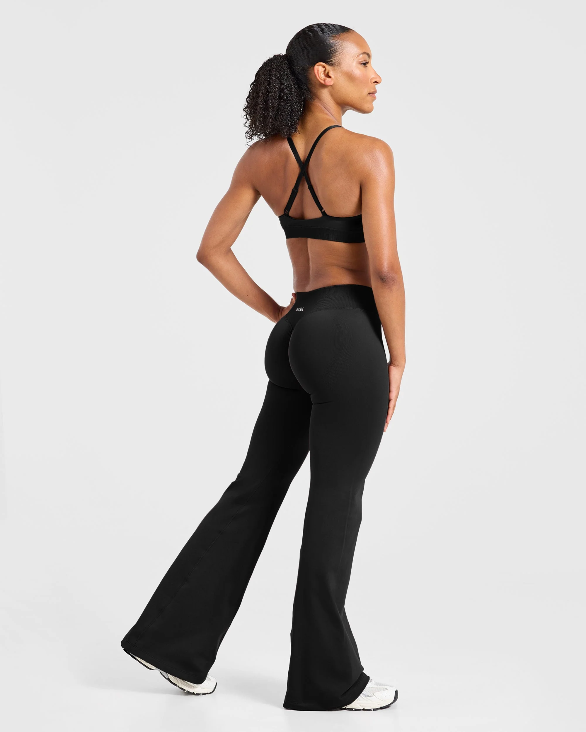 Enhance Seamless Flared Leggings - Zwart - Image 4