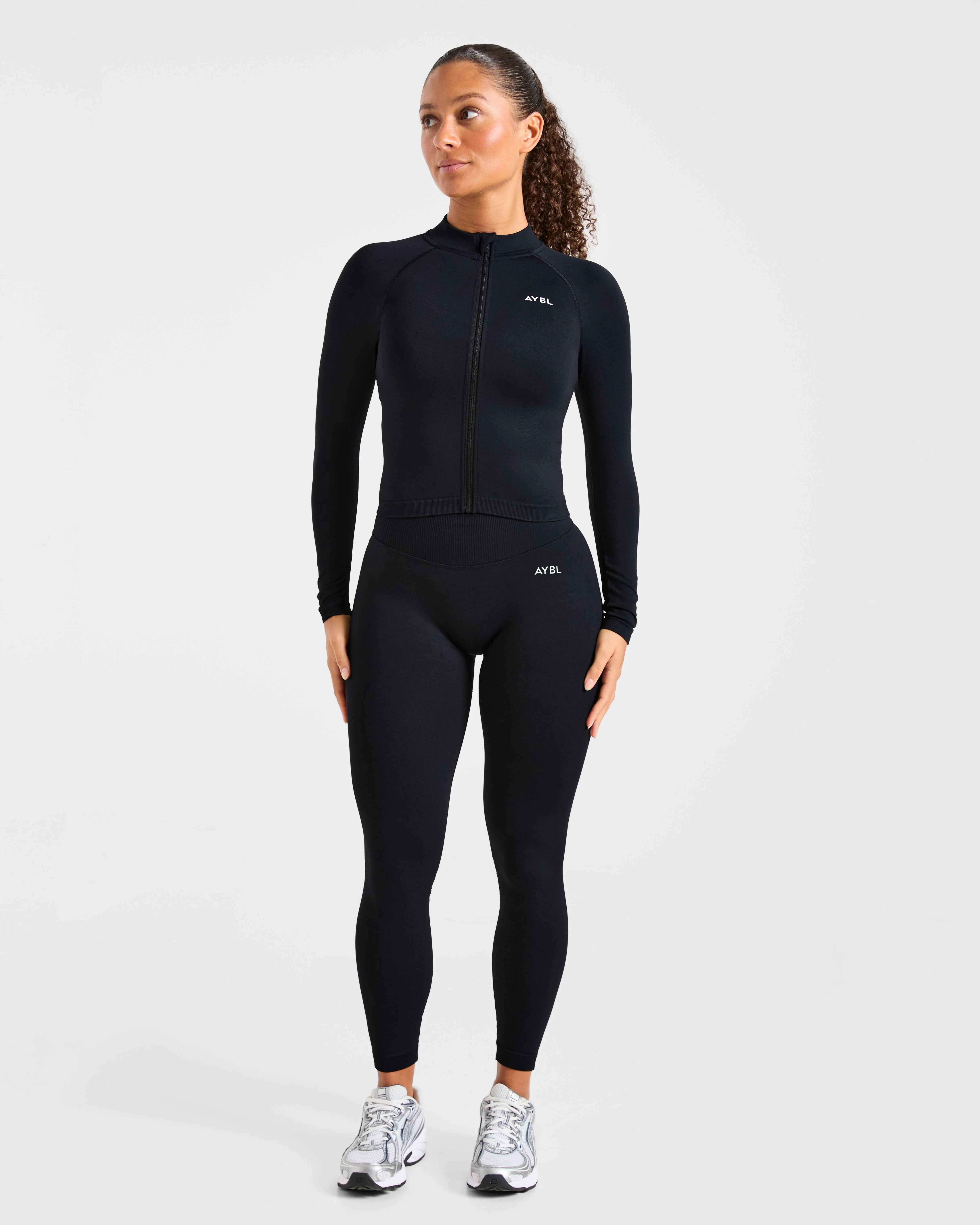 Enhance Seamless Jacket - Zwart - Image 3