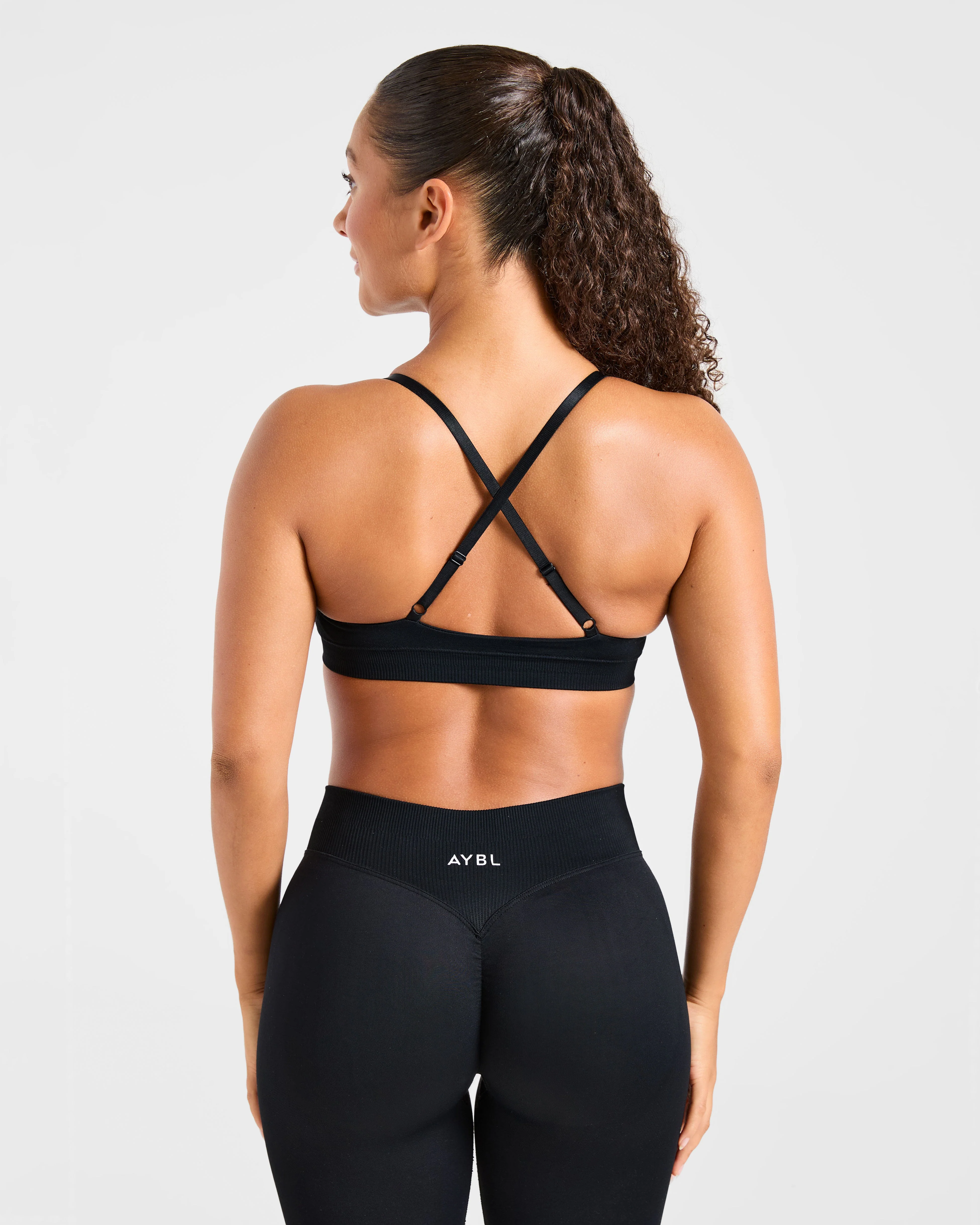 Enhance Seamless Sports Bra - Zwart - Image 2