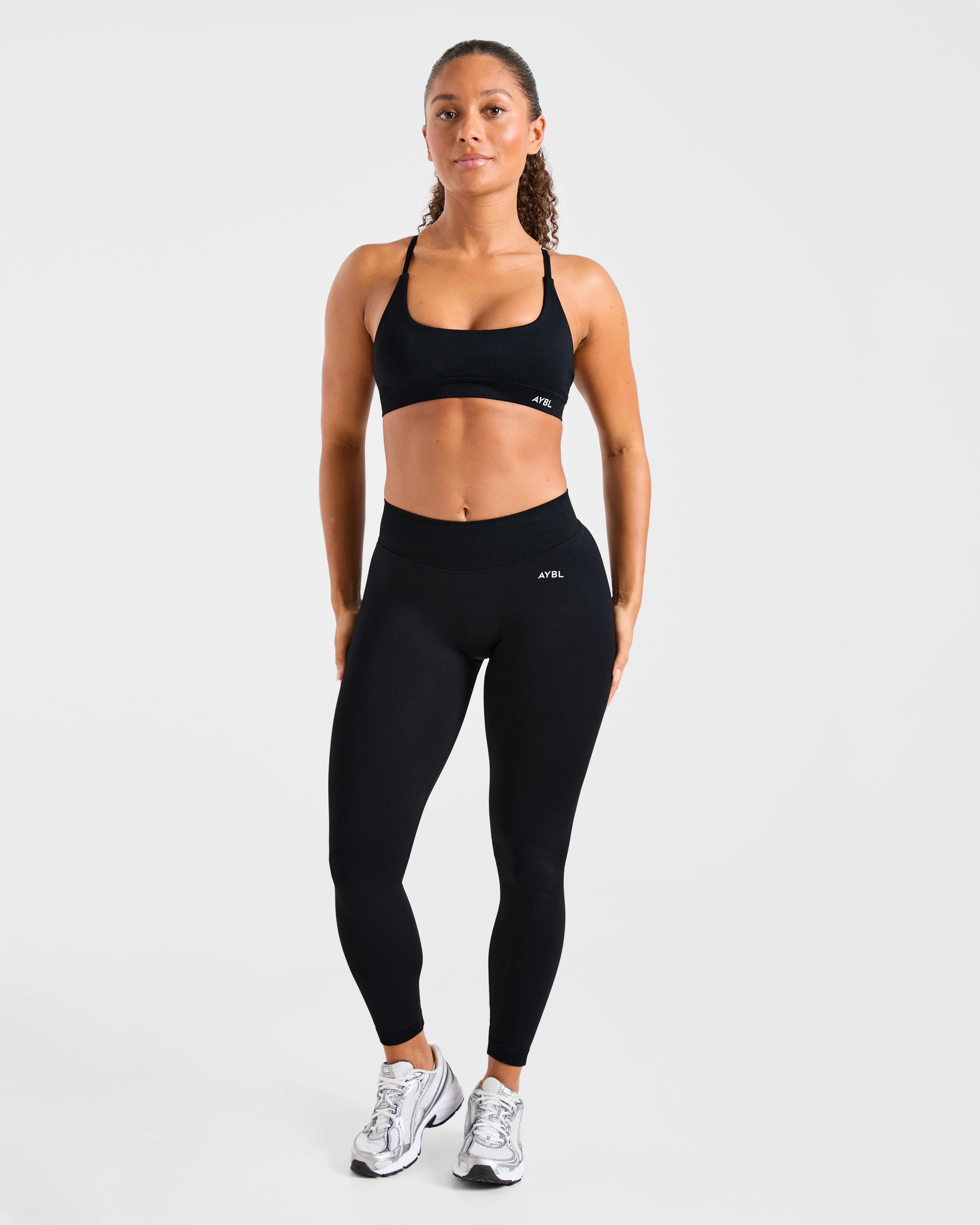 Enhance Seamless Sports Bra - Zwart - Image 3