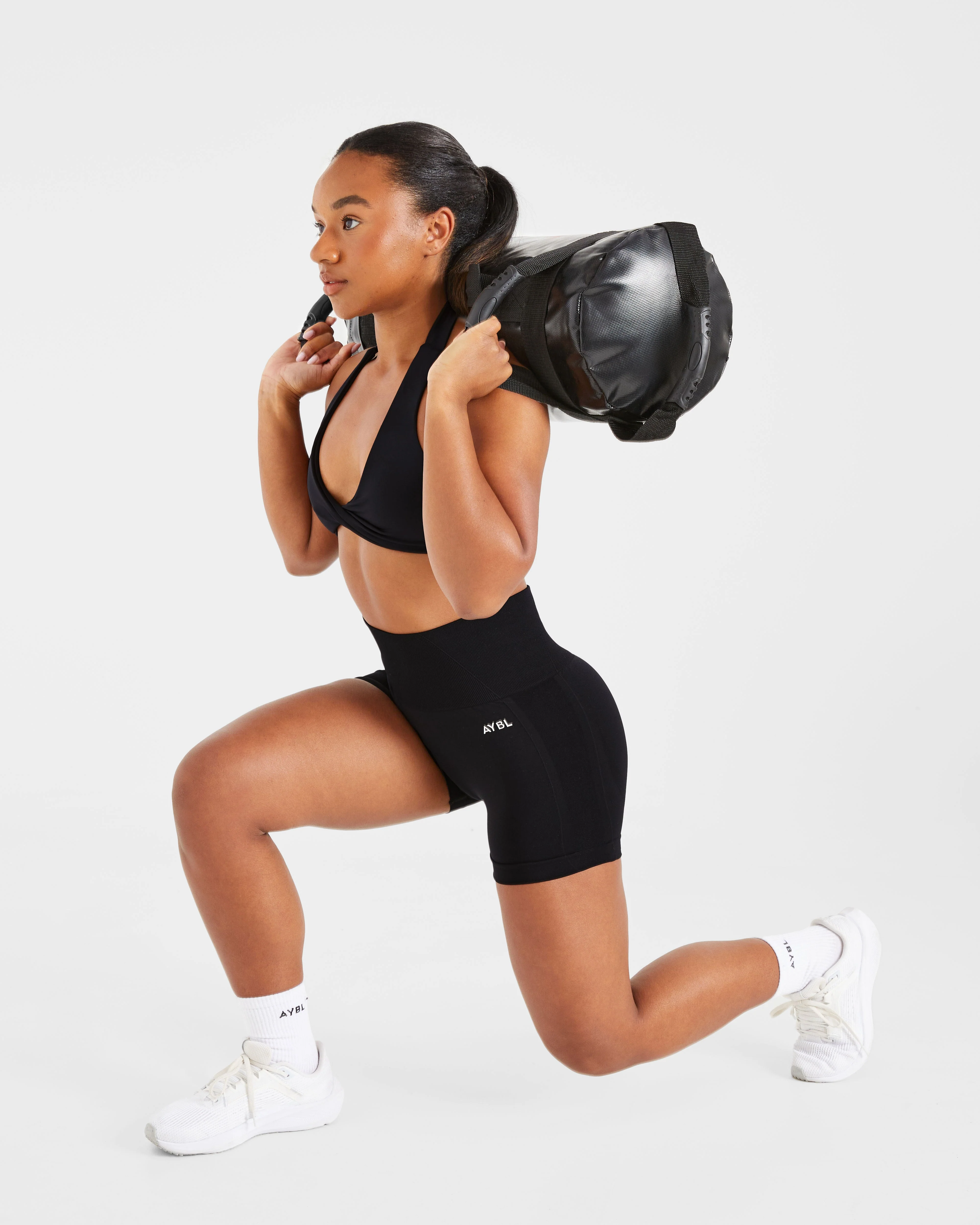 Essential Halterneck Sports Bra - Zwart - Image 8
