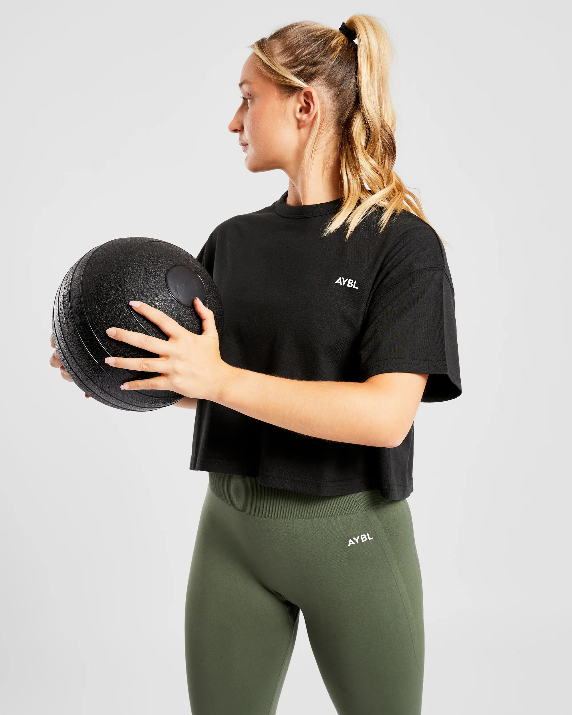 Essential Oversized Crop T Shirt - Zwart - Image 8