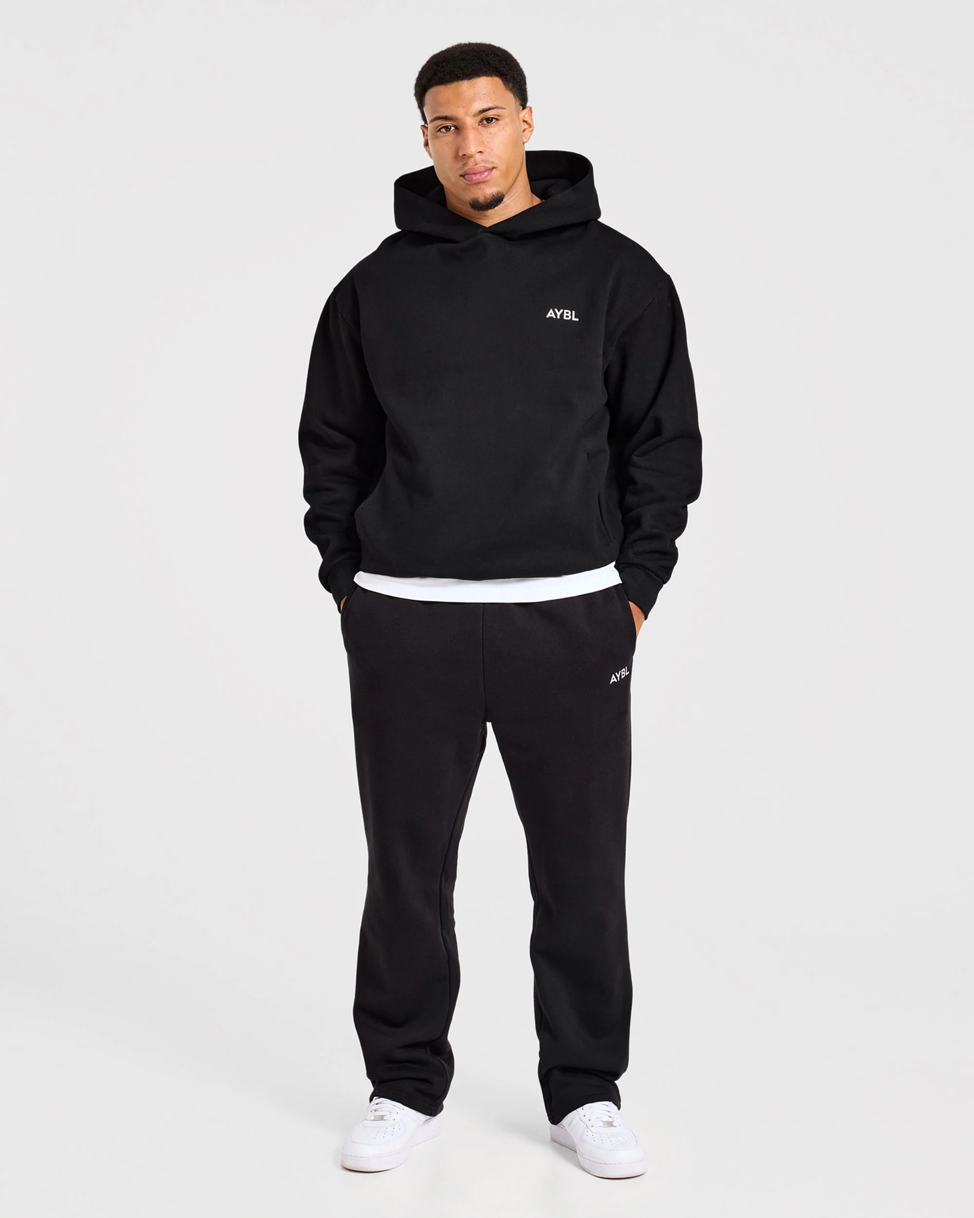 Essential Oversized Hoodie - Zwart - Image 3