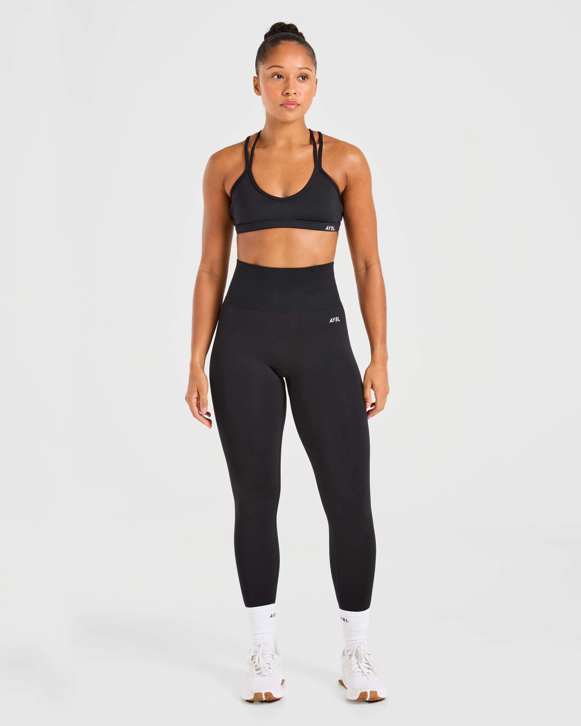 Essential Strappy Sports Bra - Zwart - Image 3