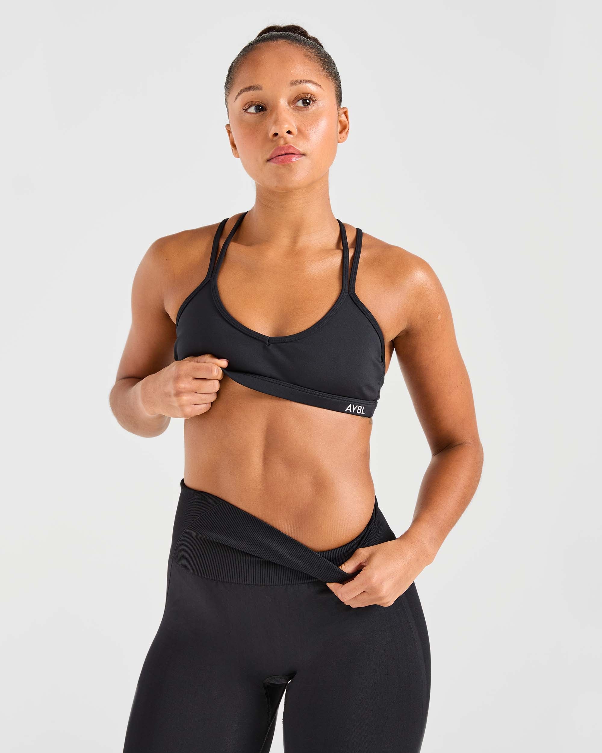 Essential Strappy Sports Bra - Zwart - Image 7