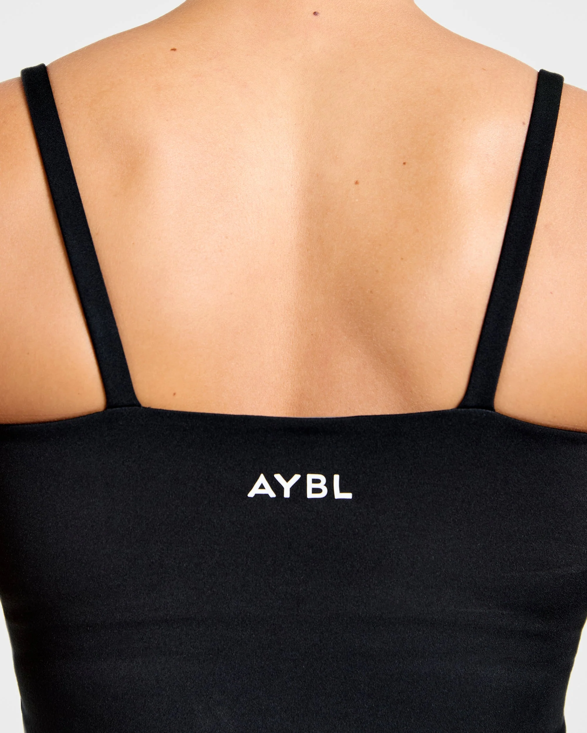 Essential Strappy Tank Top - Zwart - Image 6