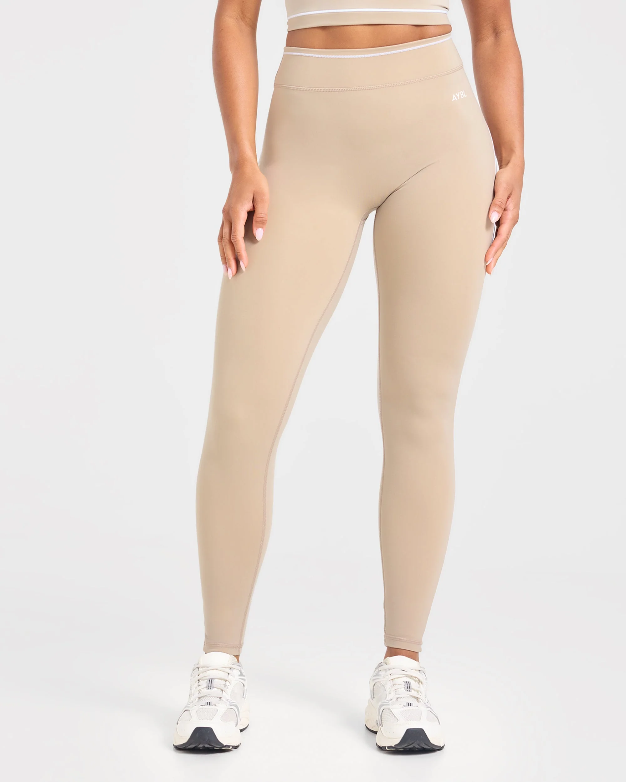 Form Leggings - Mocha