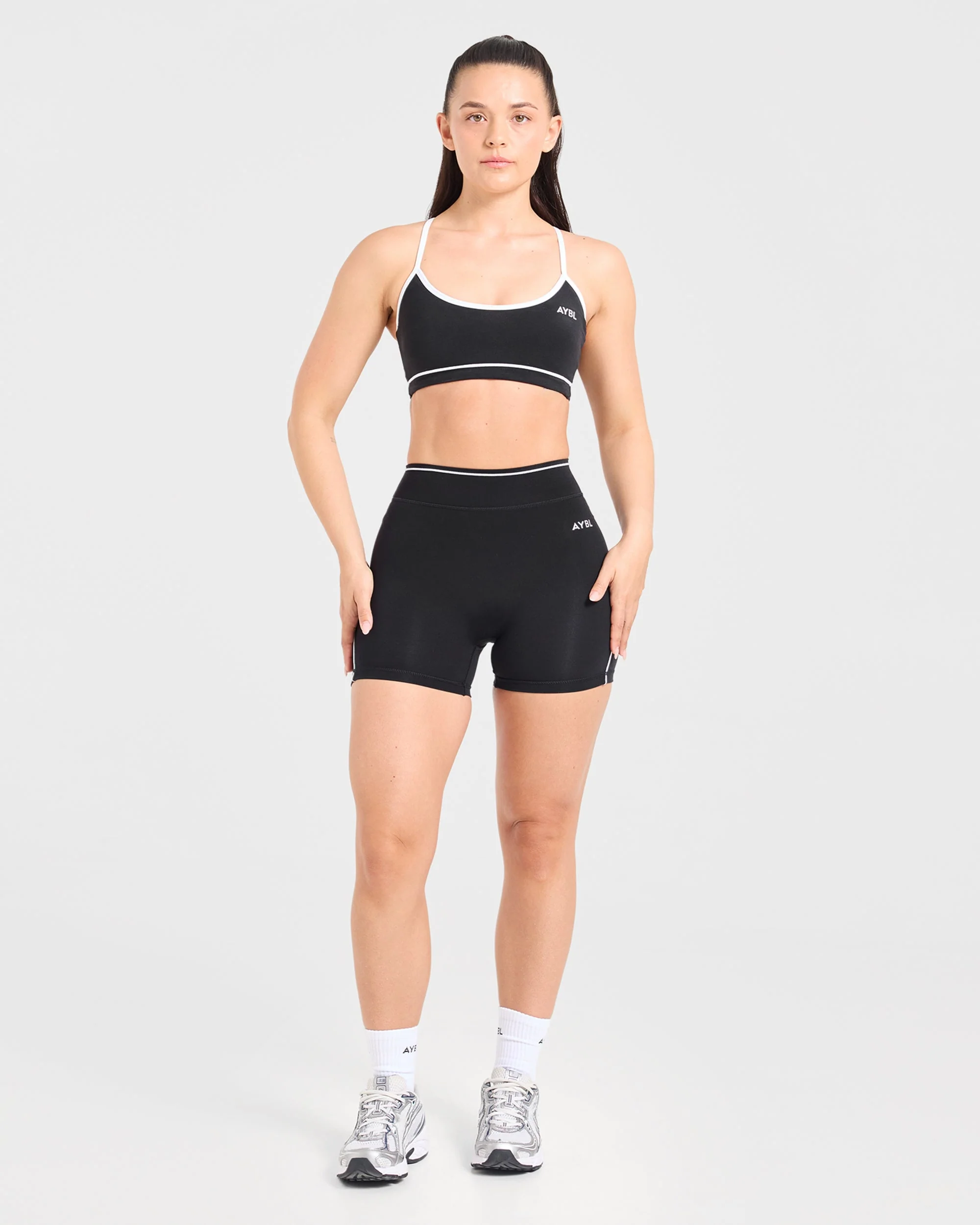 Form Shorts - Zwart - Image 3