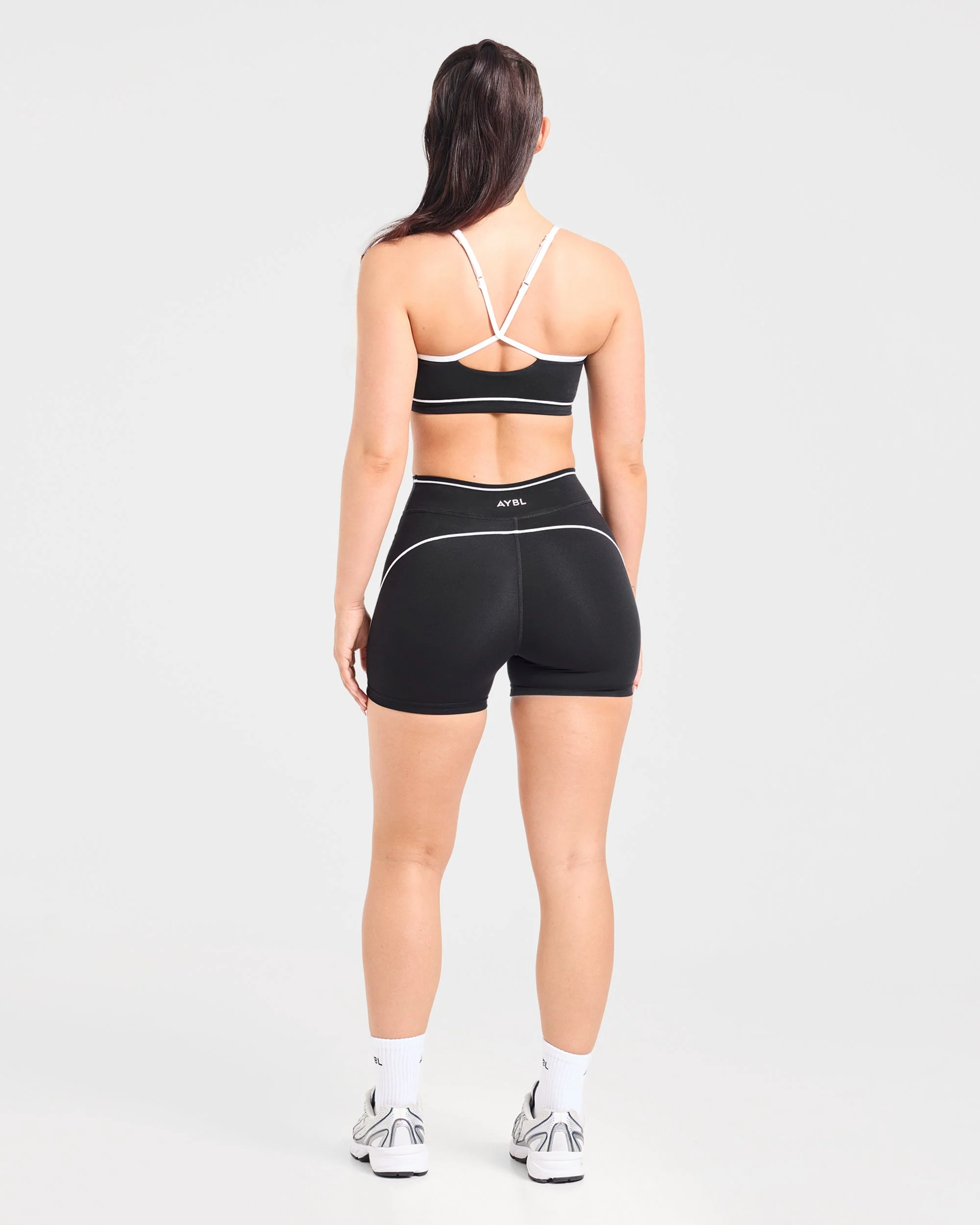 Form Shorts - Zwart - Image 4