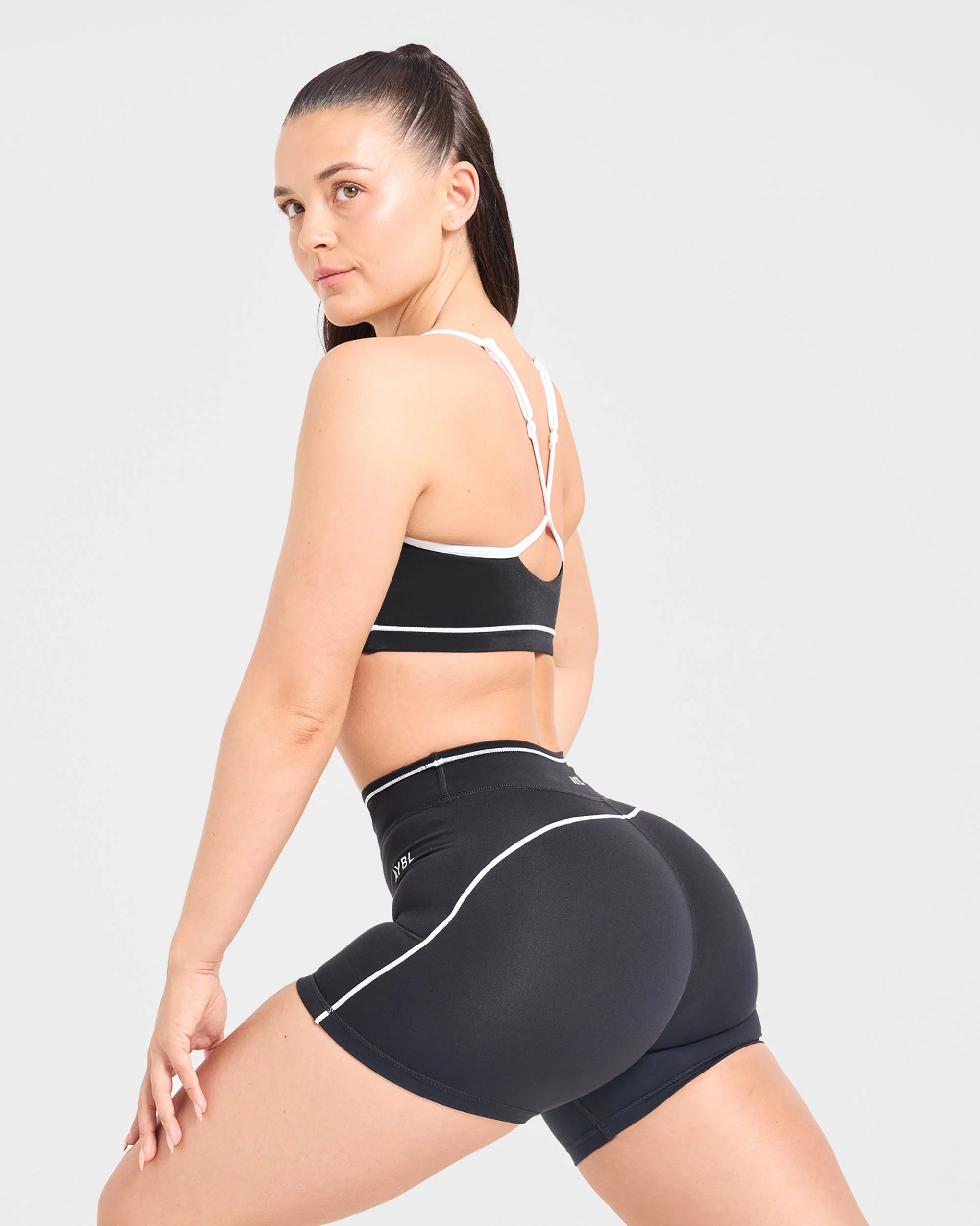 Form Shorts - Zwart - Image 7