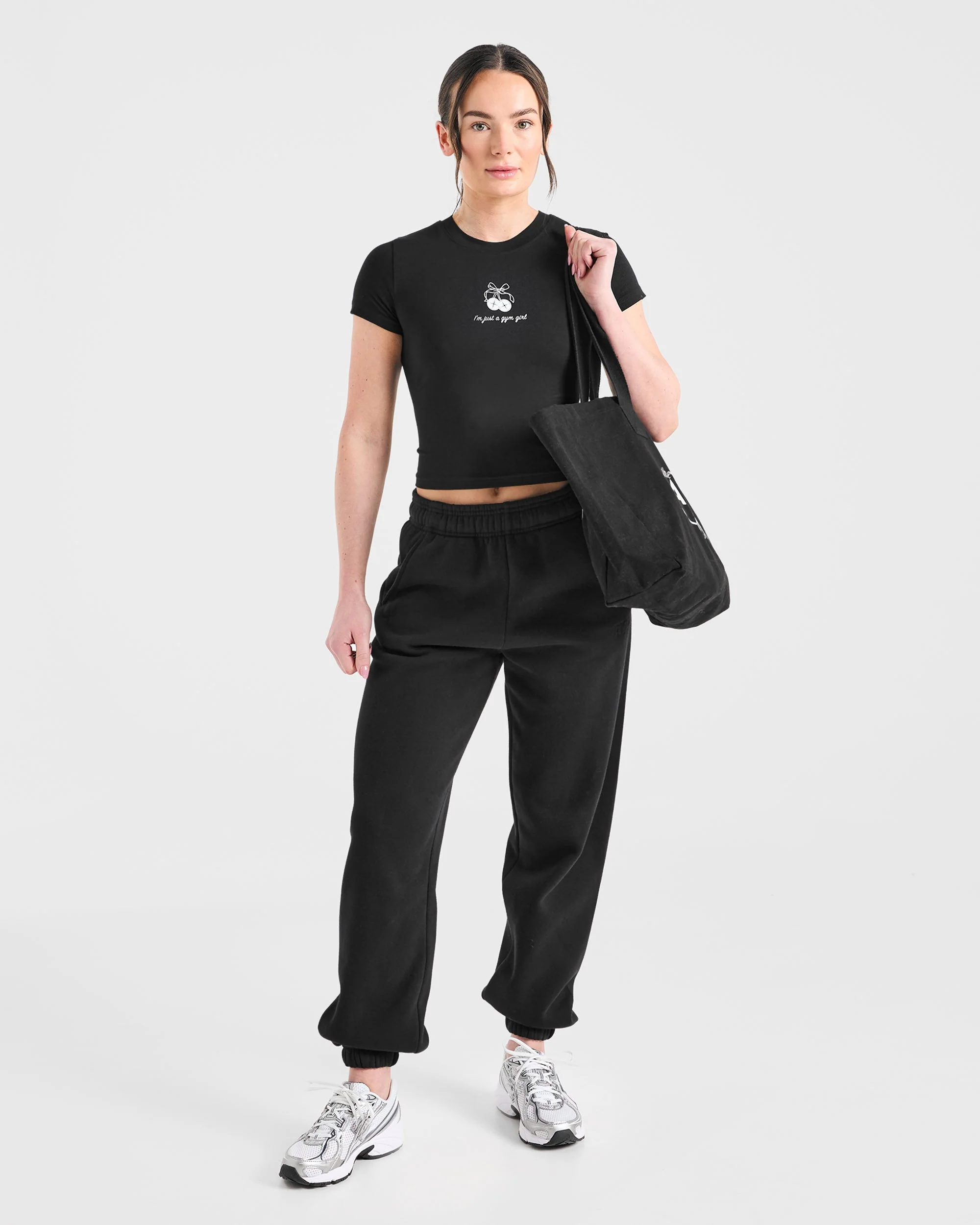 Just a Gym Girl Baby Tee - Zwart - Image 8