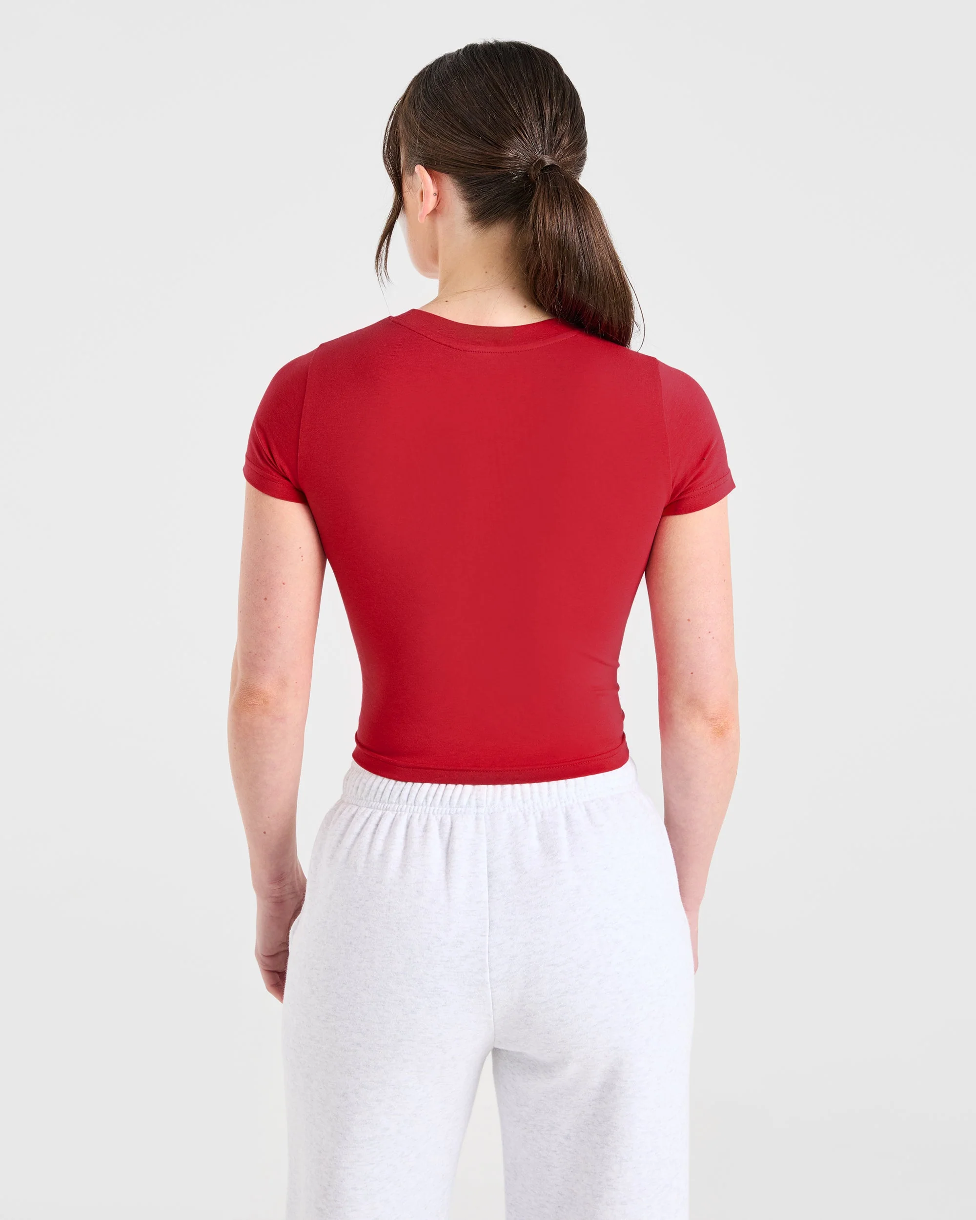 Just a Gym Girl Baby Tee - Rood - Image 2