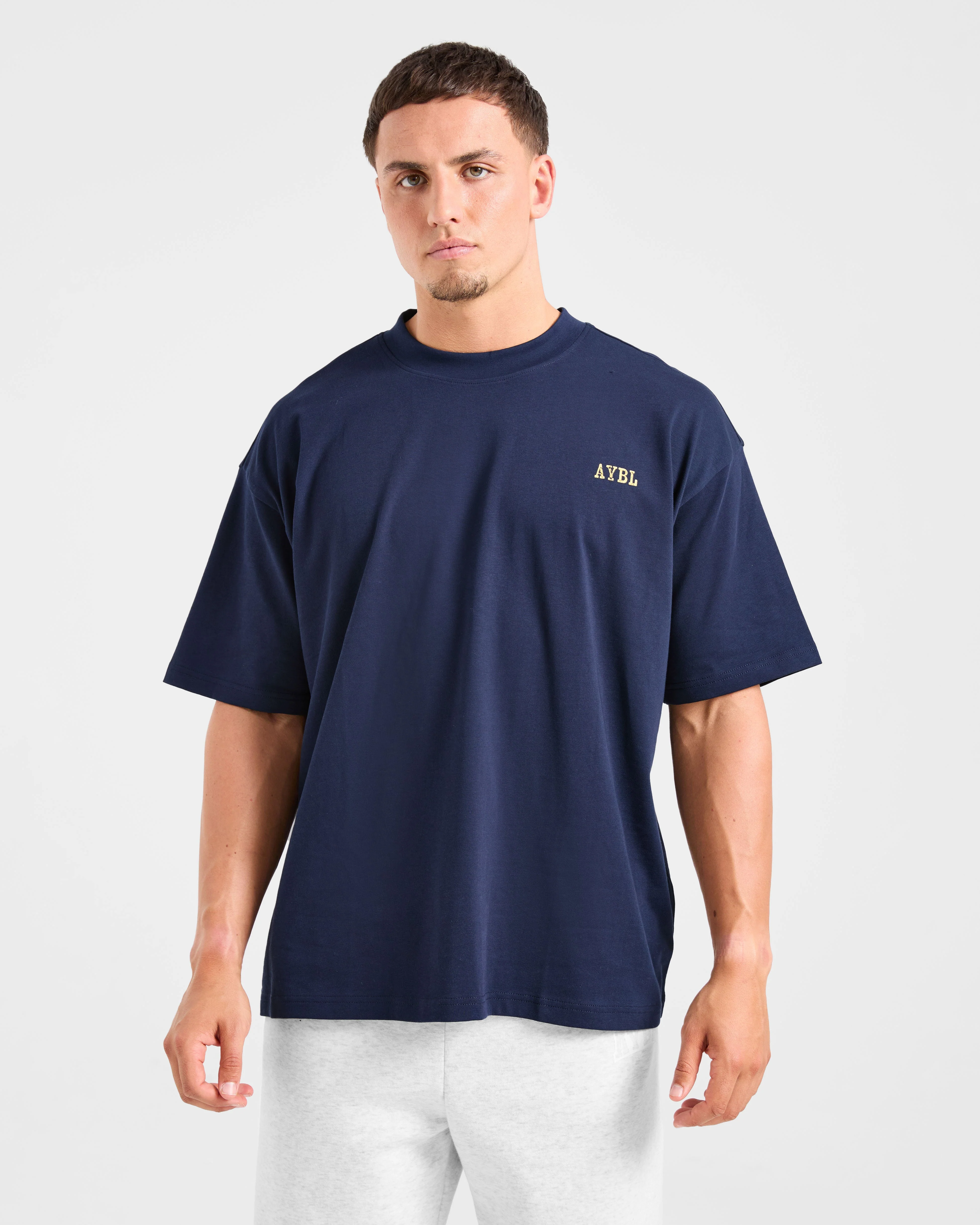 Lifting Essentials Oversized T Shirt - Navy/Geel - Image 2