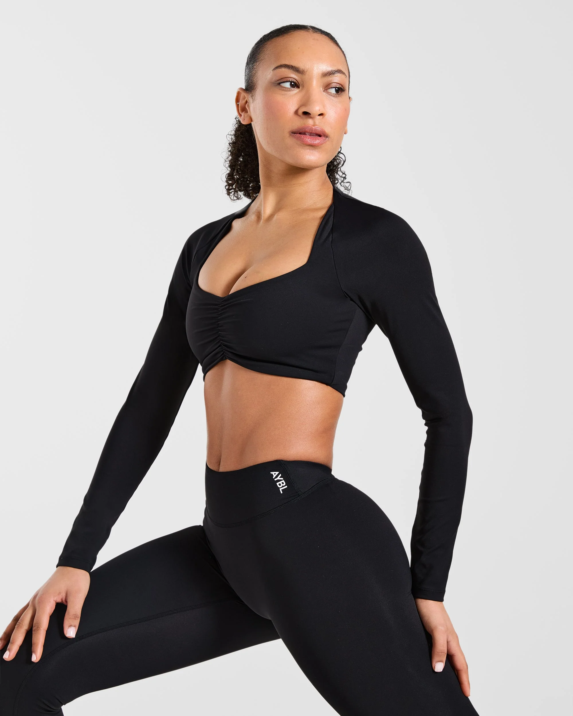 Physique Long Sleeve Crop Top - Zwart - Image 7