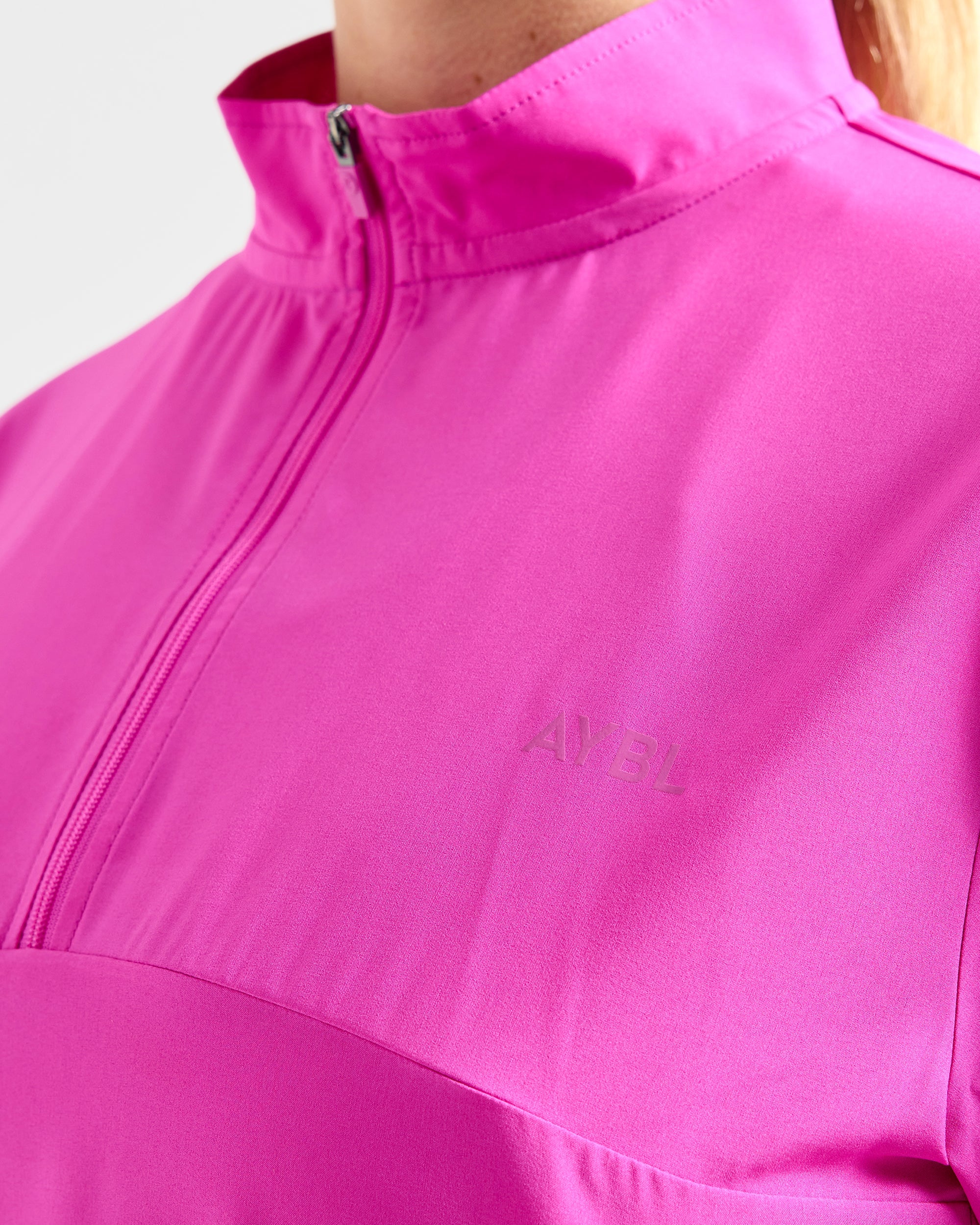 Run 1/2 Zip Jacket - Vibrant Magenta - Image 5