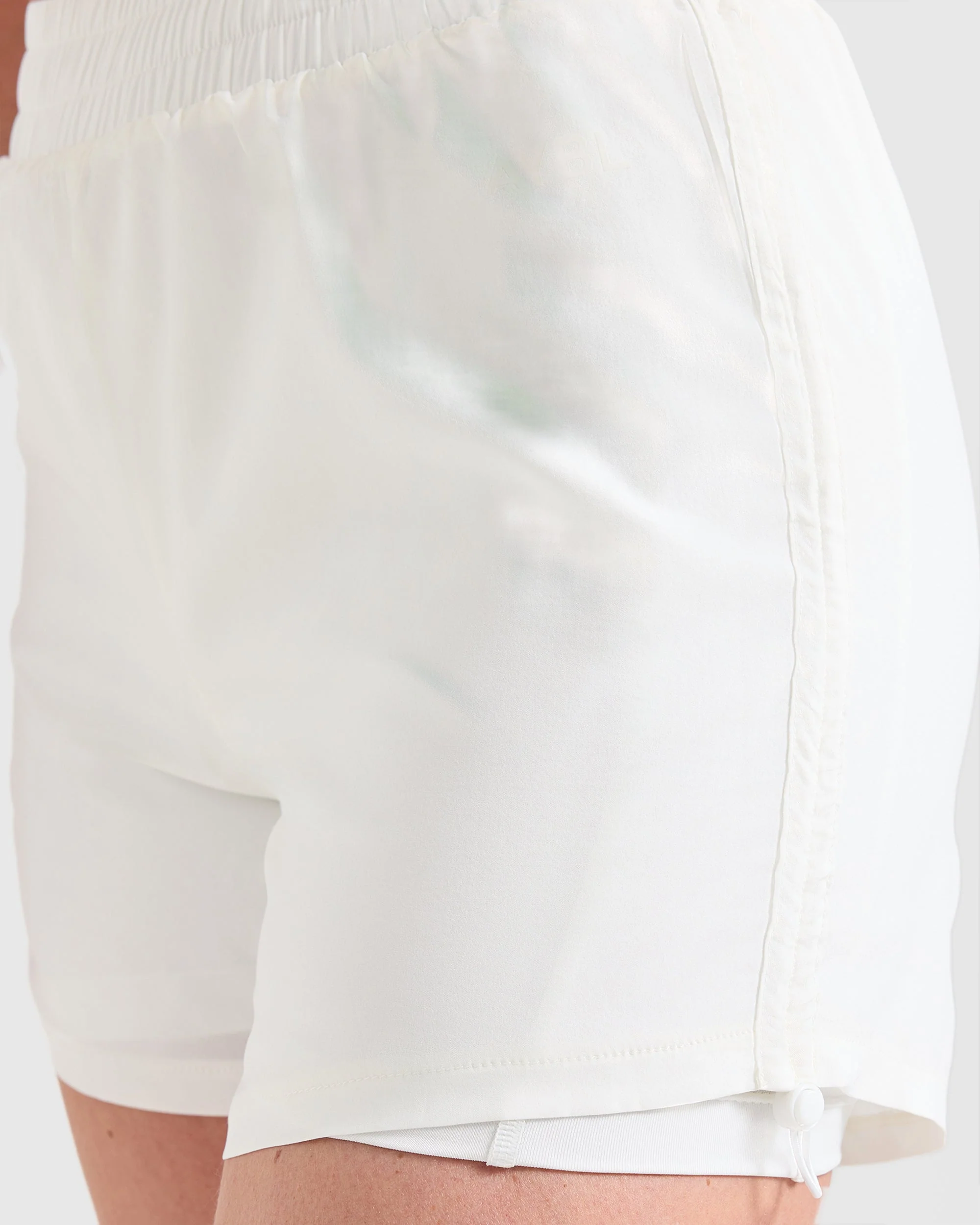 Run Ruched Shorts - Wit - Image 6
