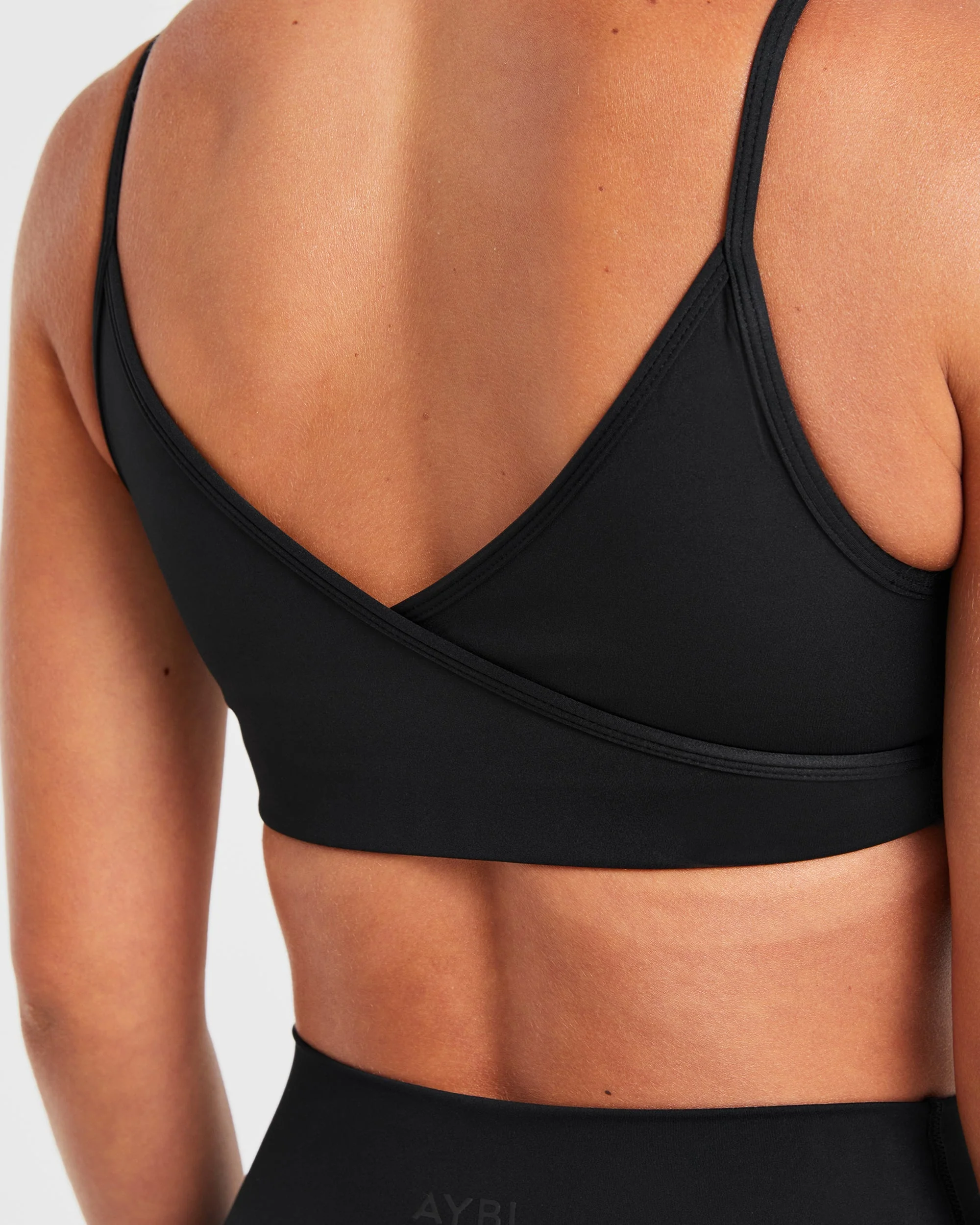 Sculpt Wrap Sports Bra - Zwart - Image 6