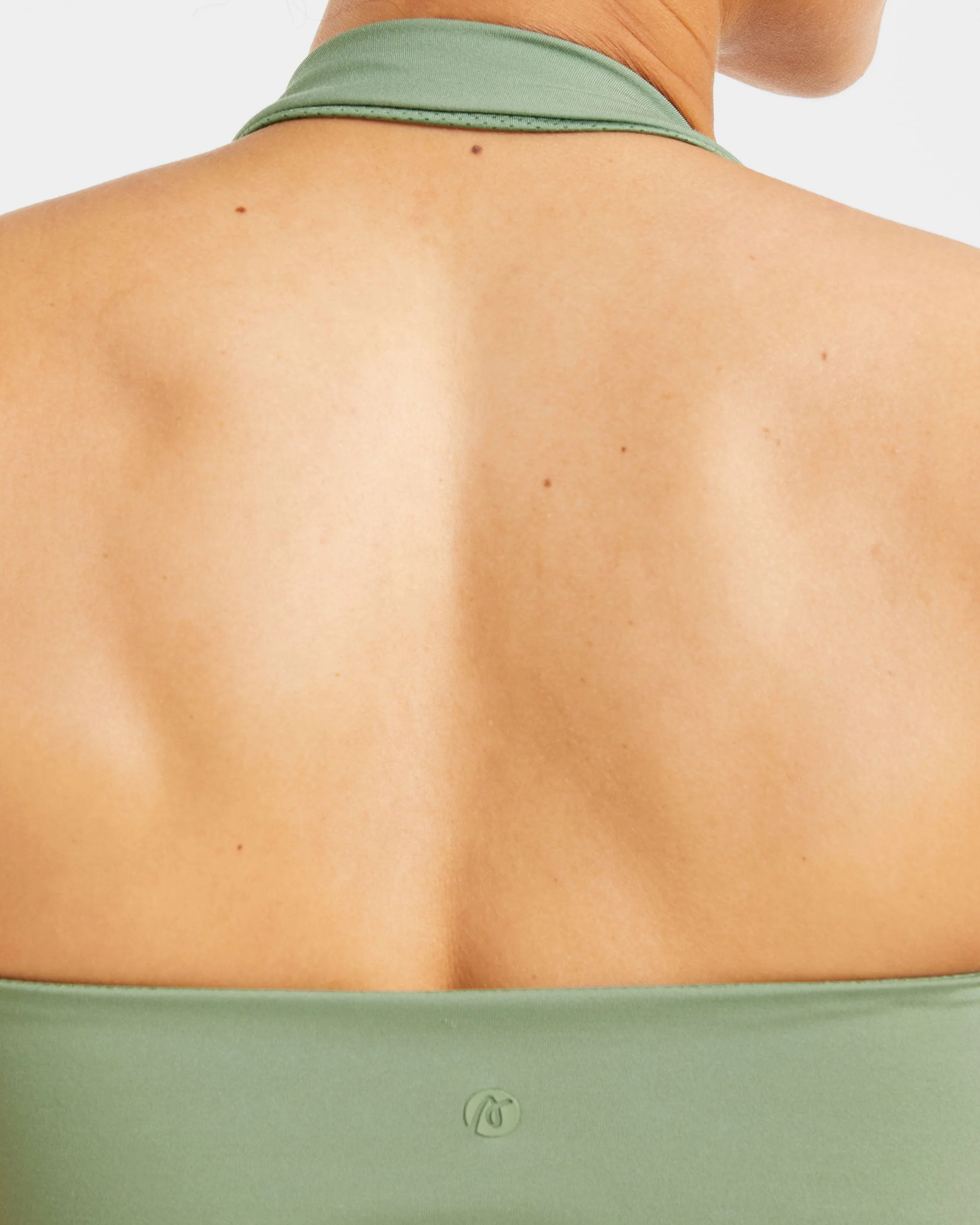 Staple Halterneck Crop Top - Olive Groen - Image 6