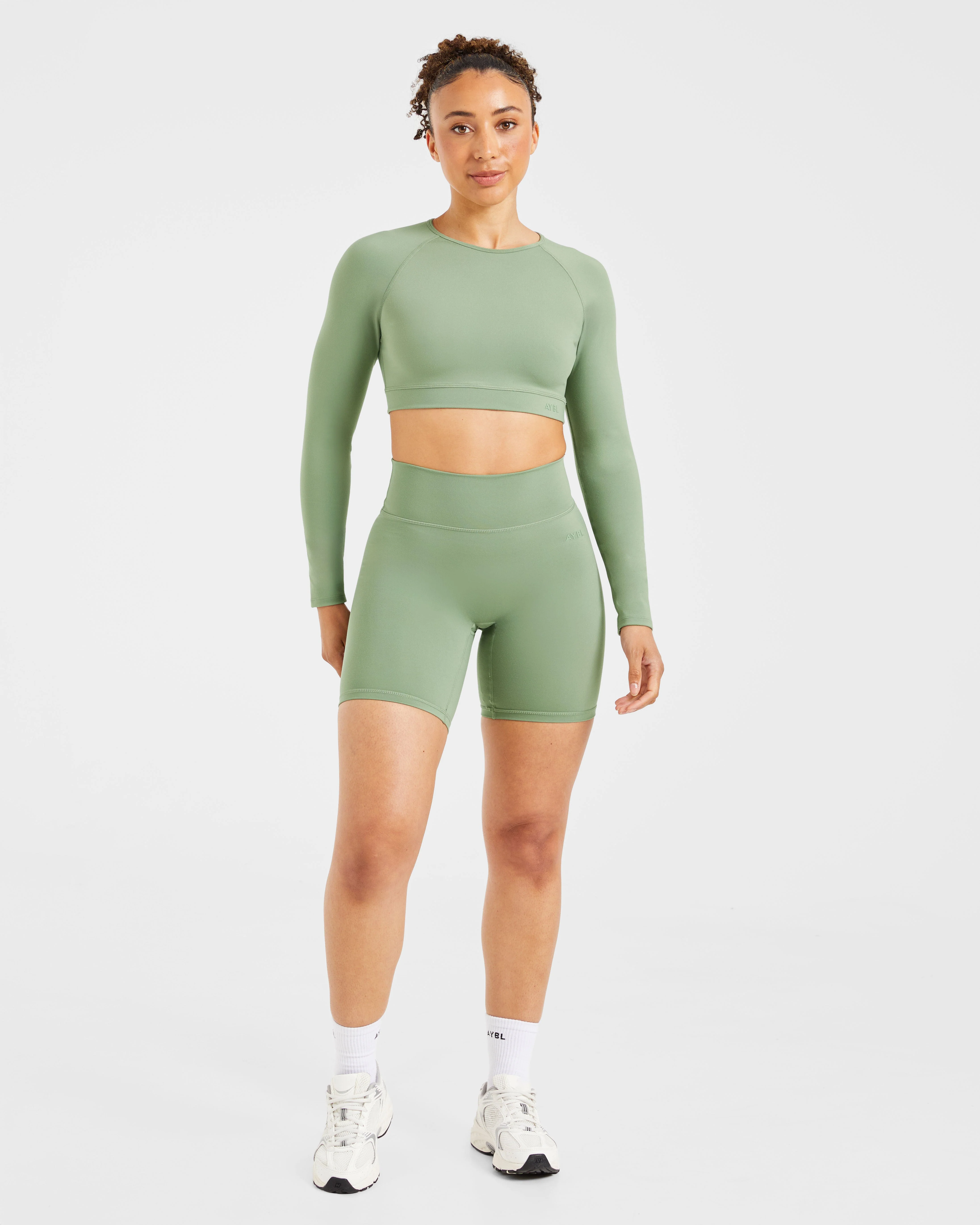 Staple Long Sleeve Crop Top - Olive Groen - Image 3