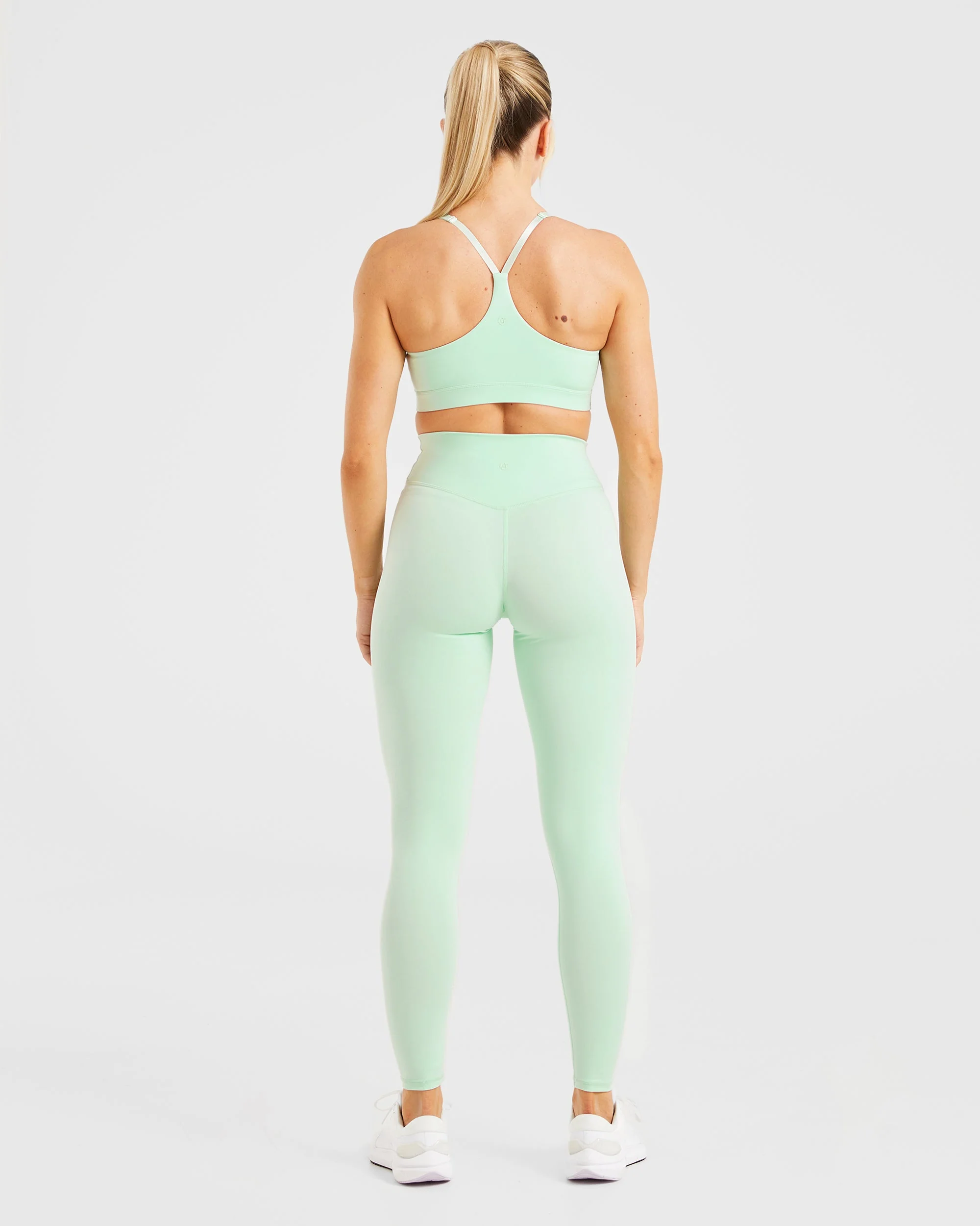Staple Sports Bra - Mint Groen - Image 4