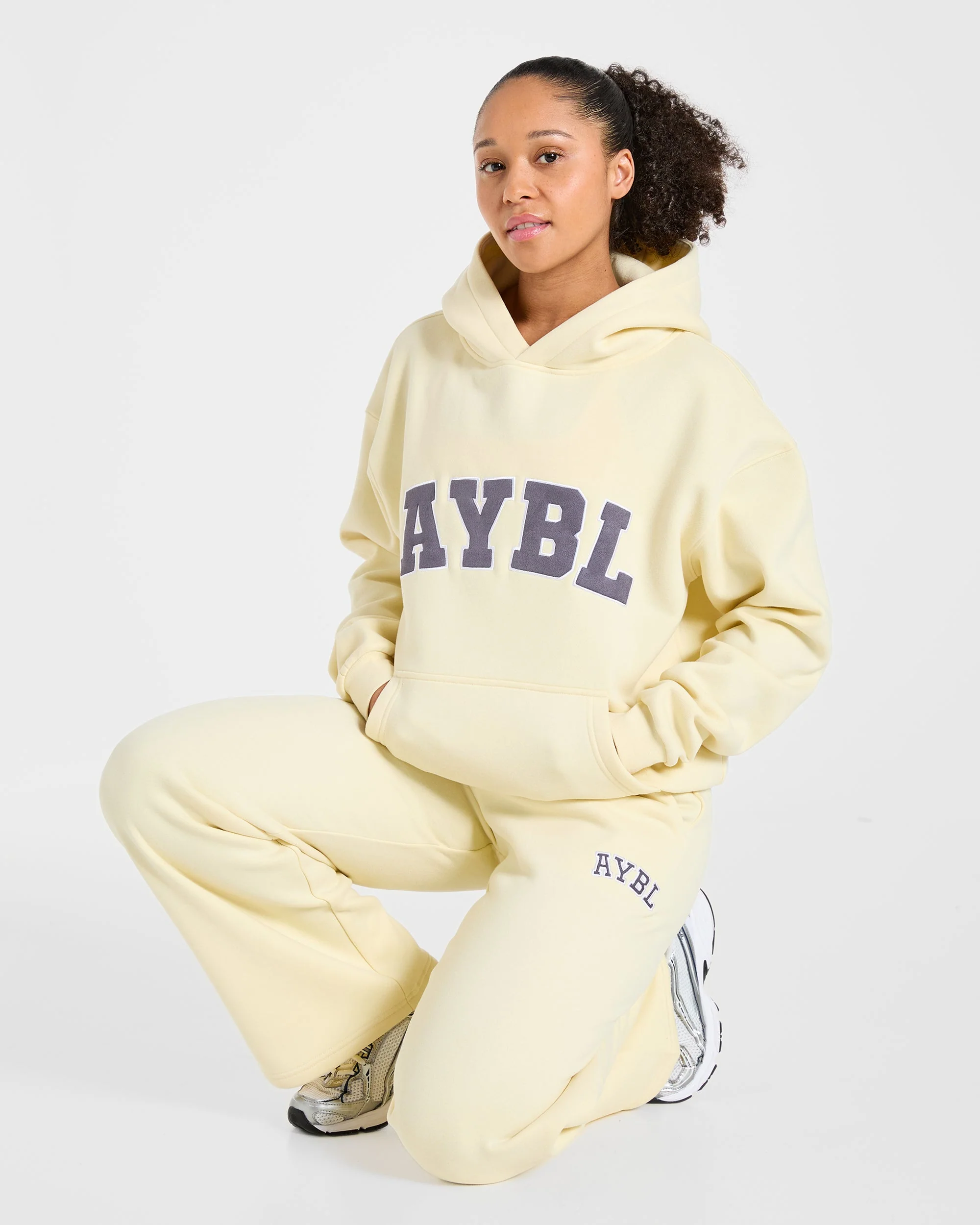 Varsity 2.0 Oversized Hoodie - Butter Geel - Image 7