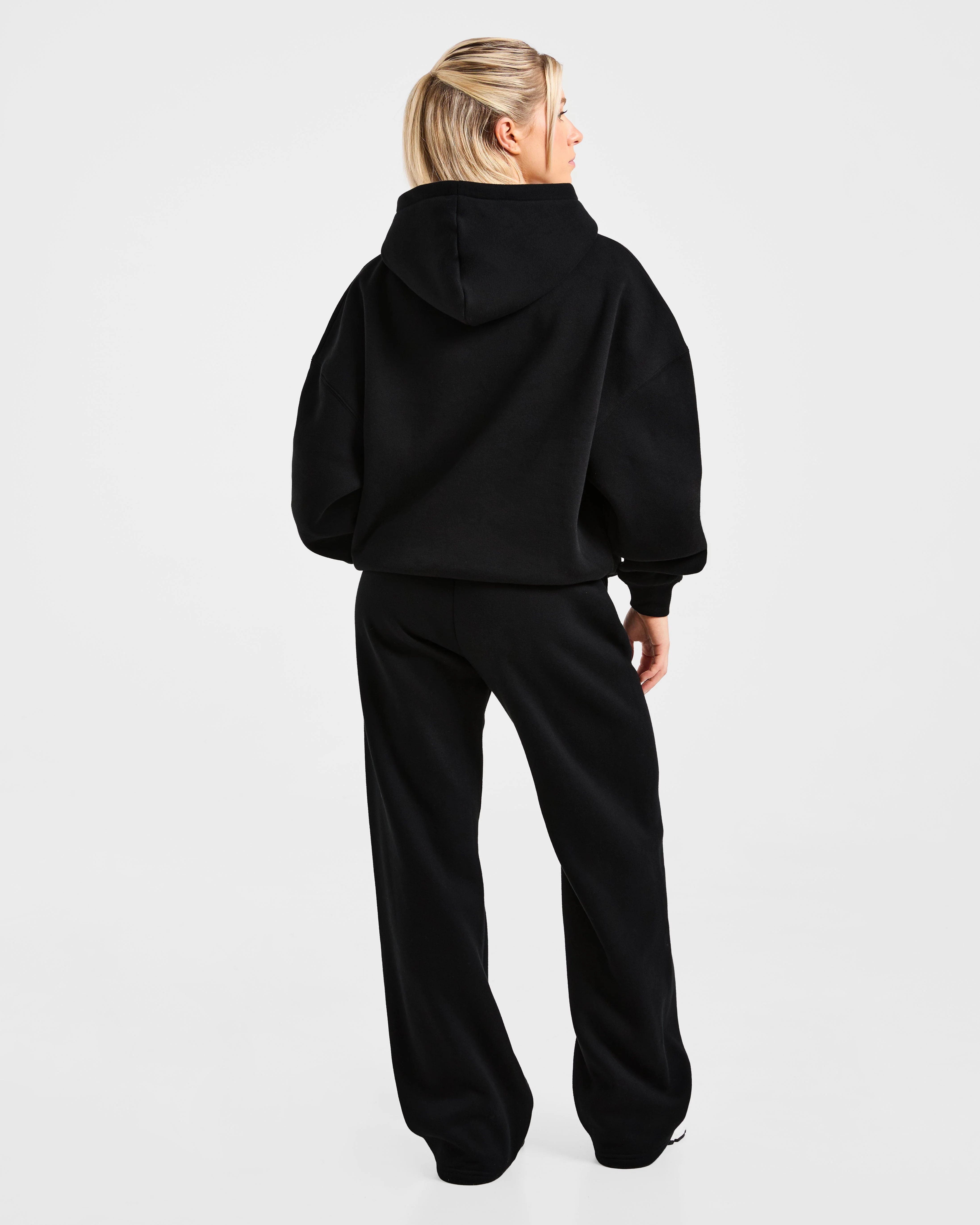 Varsity 2.0 Oversized Straight Leg Joggers - Zwart - Image 4