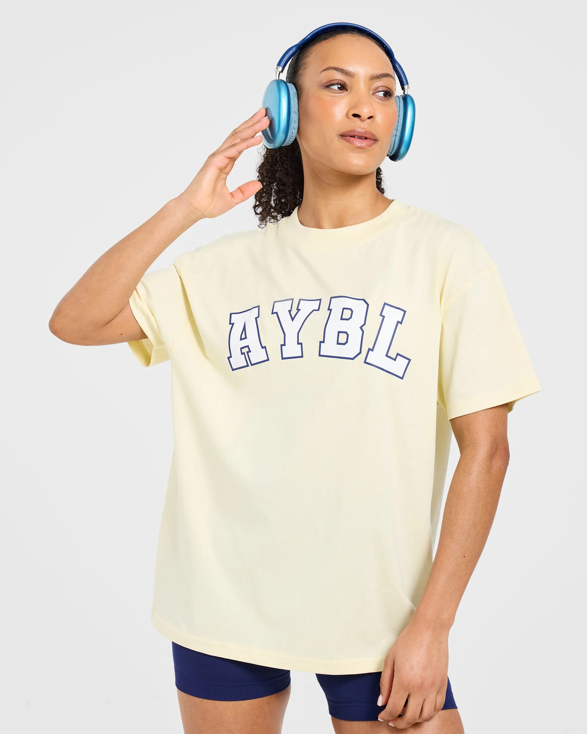 Varsity 2.0 Oversized T Shirt - Butter Geel - Image 7