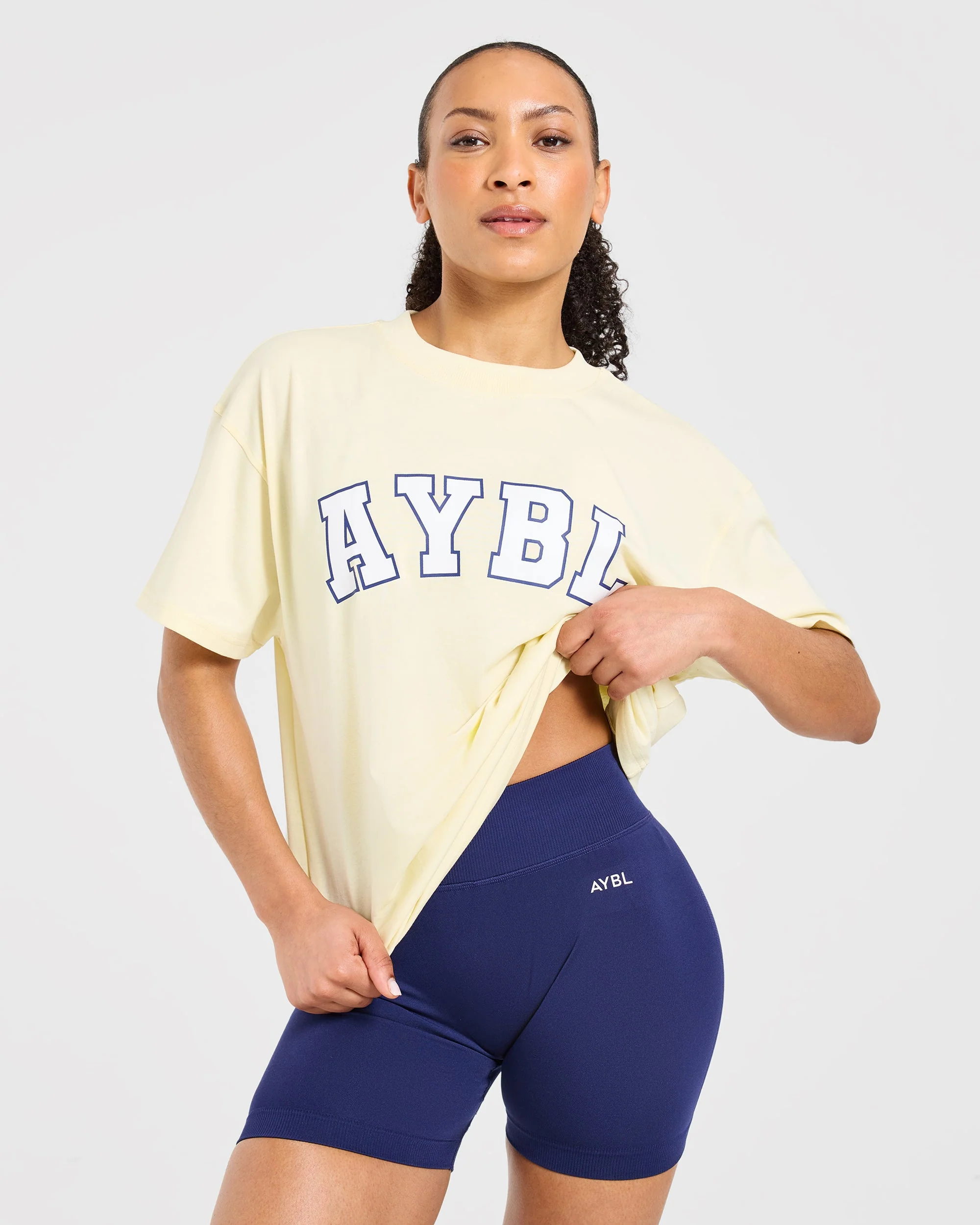 Varsity 2.0 Oversized T Shirt - Butter Geel - Image 8