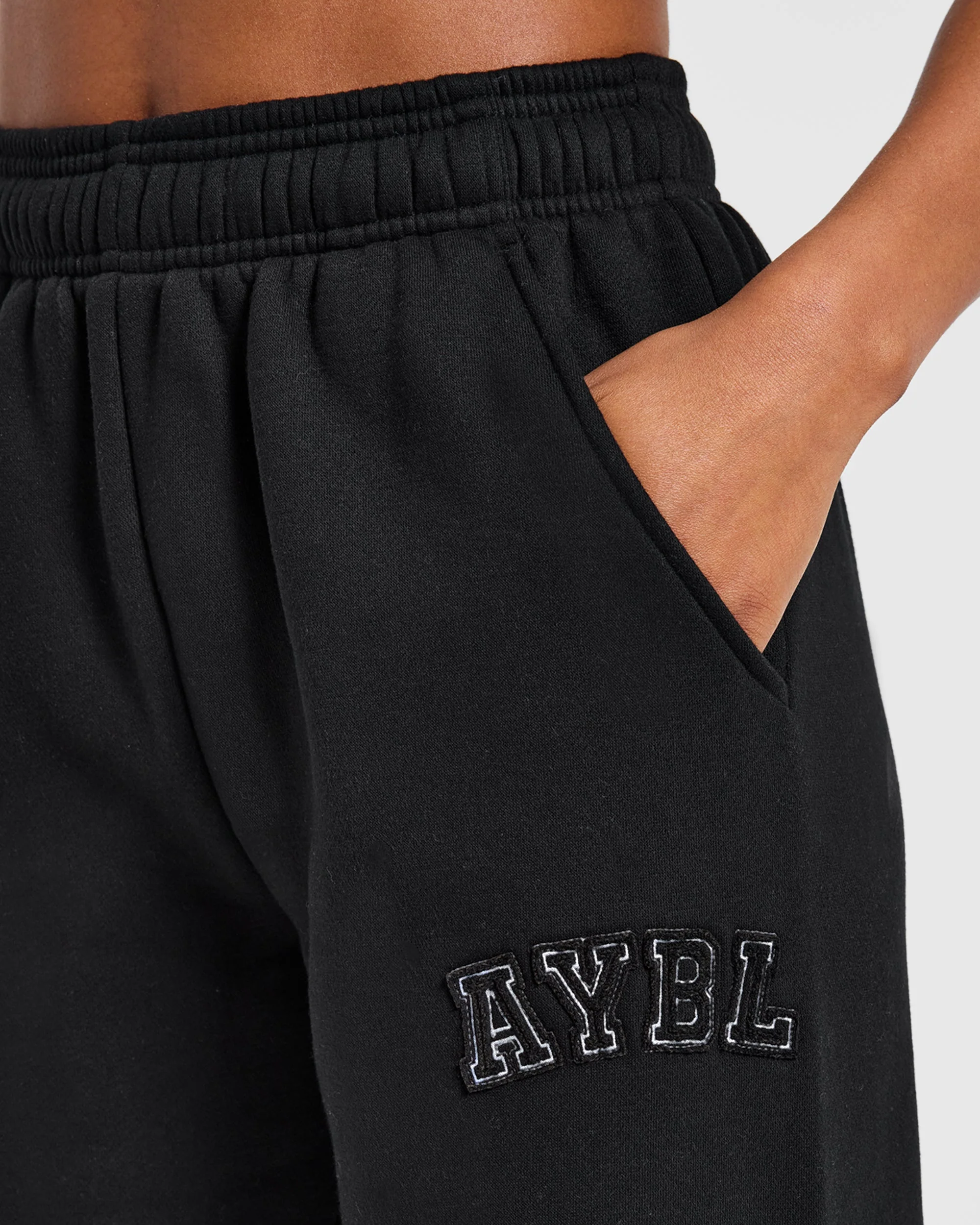 Varsity Applique Oversized Straight Leg Joggers - Zwart - Image 6